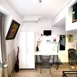 Stay In Montmartre