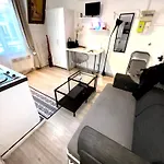Stay In Montmartre